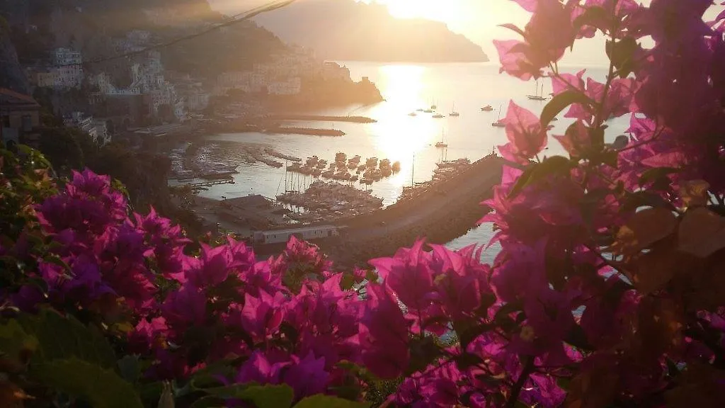 Bouganville & Sea Amalfi 0*,